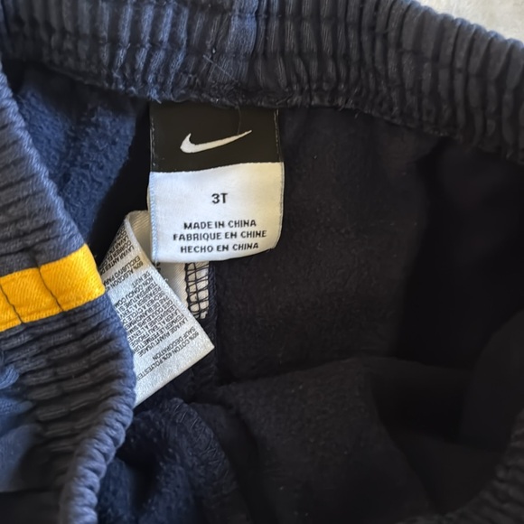 Nike Sweat Pants & New Puma Cushioned Socks - Picture 5 of 12